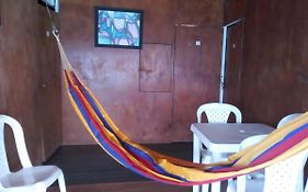 Hostal Cabanas Black And White